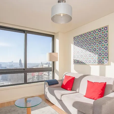 Liiiving In | Downtown View Oporto