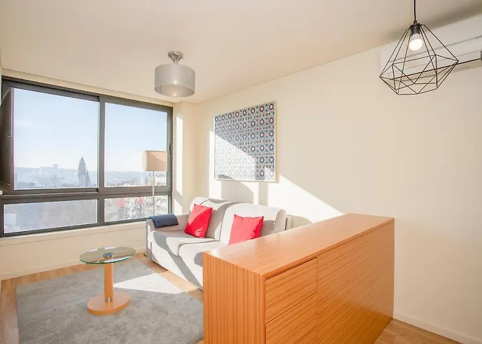 Liiiving In | Downtown View Apartament