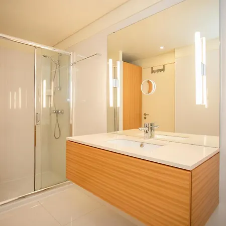 Liiiving In | Downtown View Apartamento