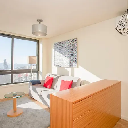 Liiiving In | Downtown View Apartamento